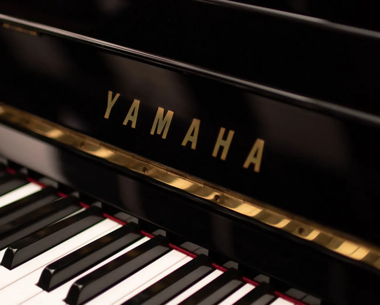 Yamaha U100
